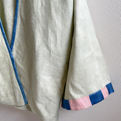 送料無料 " 新緑 "コットンシルク素材 藍染+泥染 上品で軽やか、ほのかな光沢感のあるショート丈カーディガン　羽織り 8枚目の画像