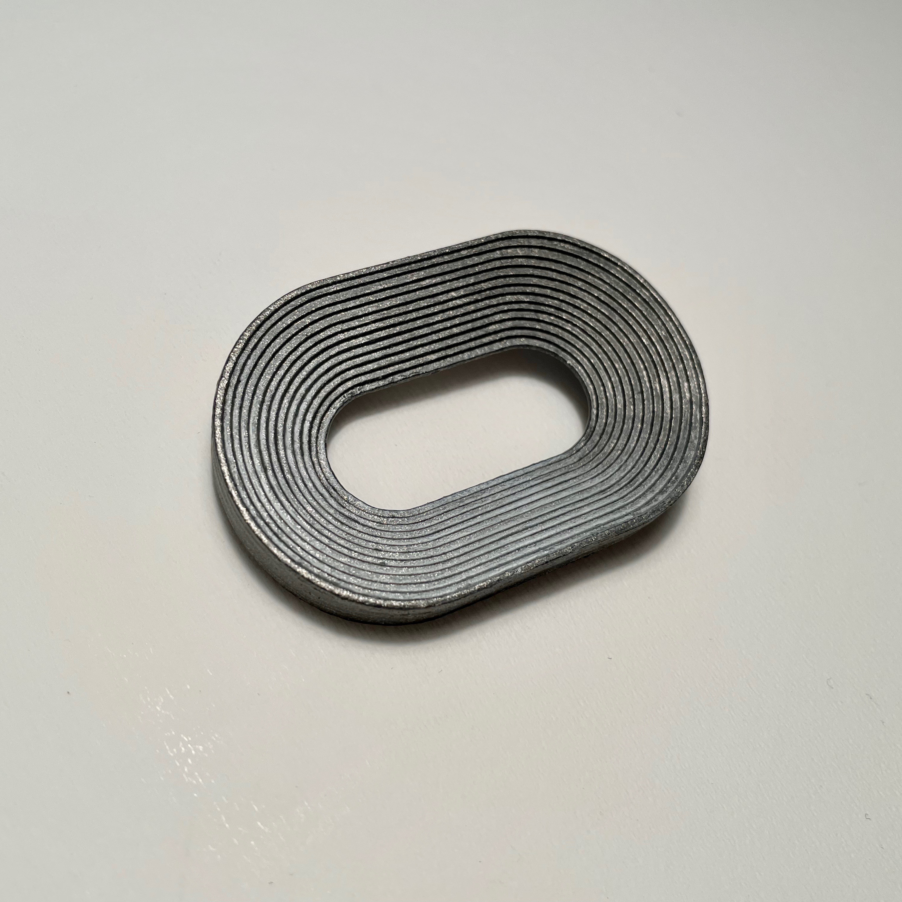 Stepsシリーズ04 楕円スタジアム輪型（シルバー）