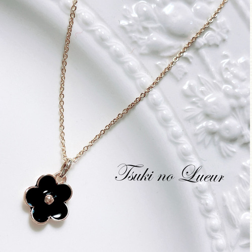 黒の小さなお花のネックレス ネックレス・ペンダント 月のLueur 通販 