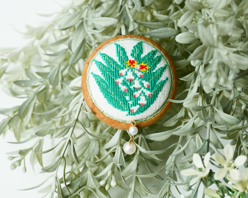 月桃 沖縄サンニン 刺繍くるみボタンブローチ/ヘアゴム plantsplanet