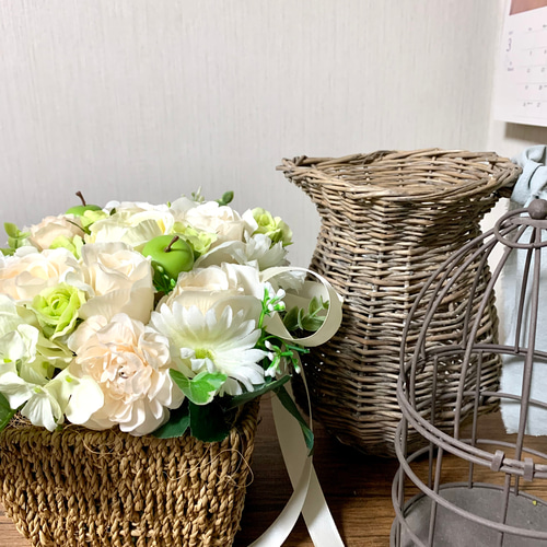 アーティフィシャルフラワー・バスケットアレンジ(ホワイト×グリーン