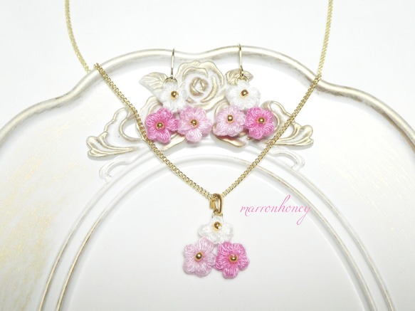 ふんわりお花のミニブーケネックレス♡ピンク 2枚目の画像