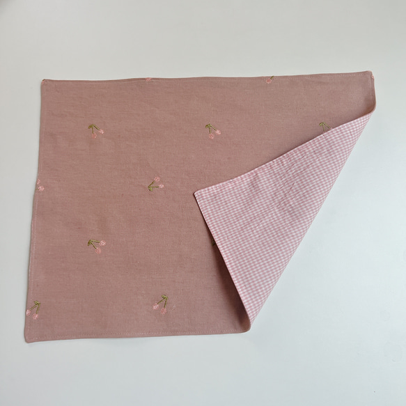 ັ   くすみピンク×パステルさくらんぼ刺繍  /  ランチョンマット ＆ 給食袋 ັ 4枚目の画像