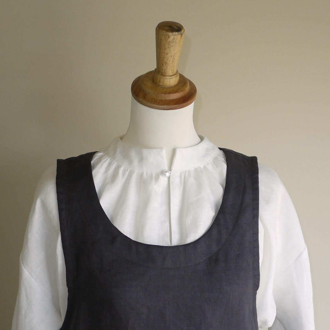 リネン◇バックリボンワンピース◇チャコール◇M・Ⅼ・LL（リネン100％）