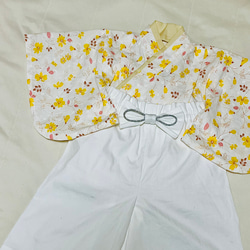 ベビー袴　ハンドメイド　ベビー着物　白地に淡い黄色い花柄　刺繍　60 70 80 ベビー袴 ハンドメイド ベビー着物 白地に淡い黄色い花柄 刺繍 60 70