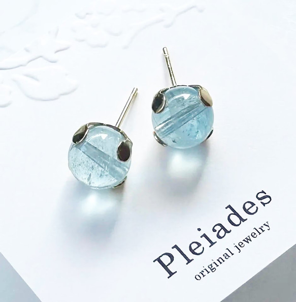 モスアクアマリンとブルー＆ホワイトカラーの天然石のピアス