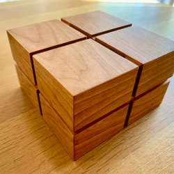 ハーフサイズ＆サラサ対応　キューブ型　ブラックチェリー　ティッシュケース　ティッシュボックス 1枚目の画像