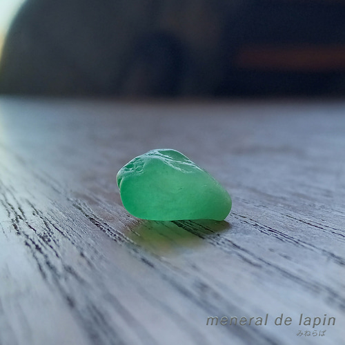 エメラルド原石 3.94カラット 天然石 mineral de lapin 通販 15729981