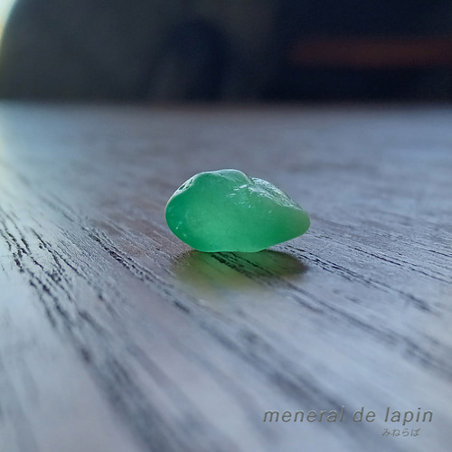 エメラルド原石 3.94カラット 天然石 mineral de lapin 通販 15729981