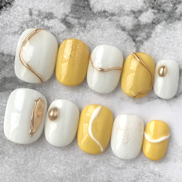 イエローとホワイトのニュアンスネイル ネイルチップ 黄色金色白