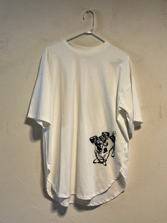 ジャックラッセルテリア柄　犬　レディース　ビッグTシャツ 綿100％【S～4L】 1枚目の画像
