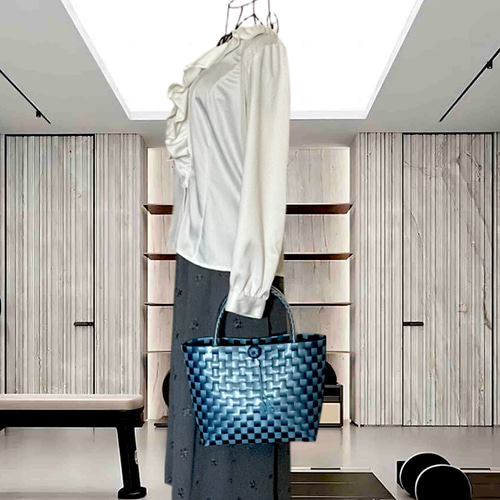 ppバンドの かごバッグ メタリックブルー 水に強くて丈夫 スパバッグ