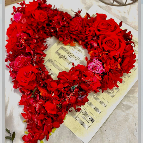 レッドプリザーブドフラワー ハート型装飾 レッドプリザーブドフラワー ハート型装飾 プリザーブドフラワー