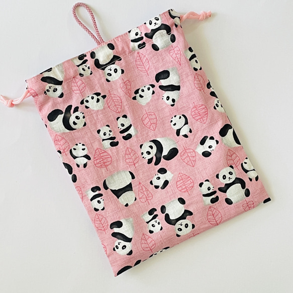 仲良しパンダ親子巾着袋　25×20 ループ、撥水加工裏付き　　ピンク 4枚目の画像