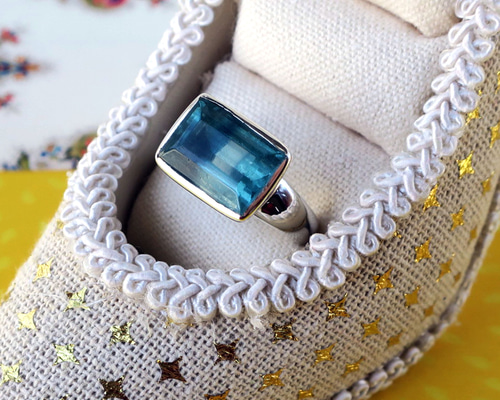 癒やしのミルキーオパール リング K18 YG