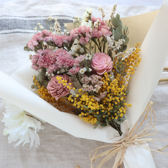 【母の日ギフト】春色ミモザのドライフラワーブーケ 花束 4枚目の画像