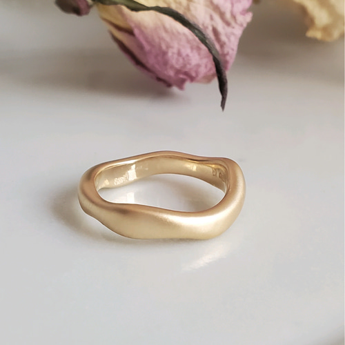 ウェーブリング 末永く使えるリングマット仕上げ RS-76やさしい