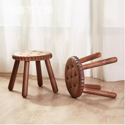 ビスケット型ベンチ ウォールナット 無垢材 イス スツール 椅子 木製 ハンドメイド インテリア おうち時間 家具 1枚目の画像