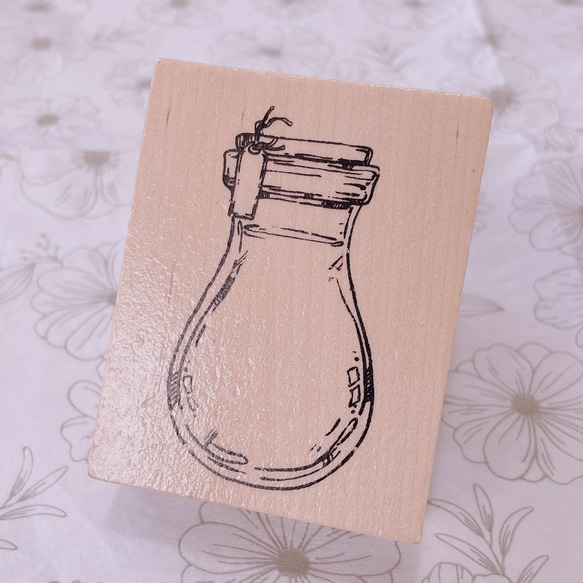 【送料無料】★New★木製スタンプ　レトロ　アンティーク　ビンテージ　小瓶 1枚目の画像