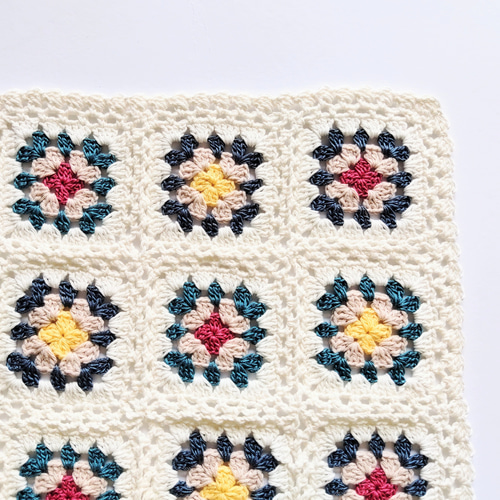 マルチカバー　グラニースクエア ハンドメイド グラニースクエア マルチカバーブランケット こたつ