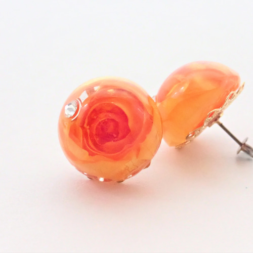 晶瑩 バラの一粒ピアス・イヤリング オレンジ色 ୨୧ Tenshinranman