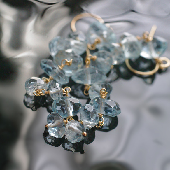 Aquamarine（earring） 空色のアクアマリンを長めにつないだ耳飾り 3枚目の画像