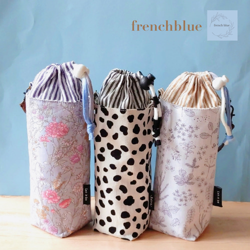 保温保冷ペットボトルカバー 持ち手付き 花柄 アッシュブルー ブラック