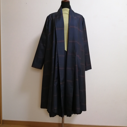 着物リメイク♪ 大島紬　3段ティアードワンピース MーL 裏地付き♪ 秋コーデ 大島紬をたっぷり使って ティアードワンピースへリメイクしました