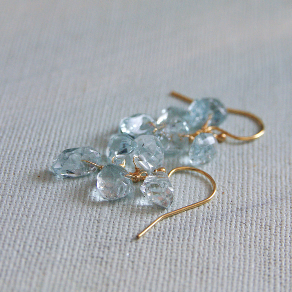 fusa : Aquamarine（earring） アクアマリンの小さな房の耳飾り 4枚目の画像