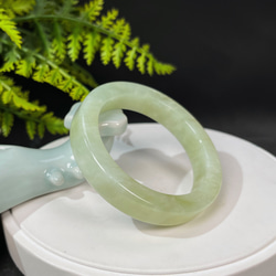 蛇紋玉方條手鐲 54+MM 青提奶蓋 果綠白 岫玉手環 細膩溫潤 生機活力 第4張的照片