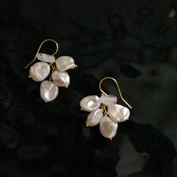 fusa : Keshi Pearl , Moonstone（earring） 芥子パールとムーンストーン 2枚目の画像