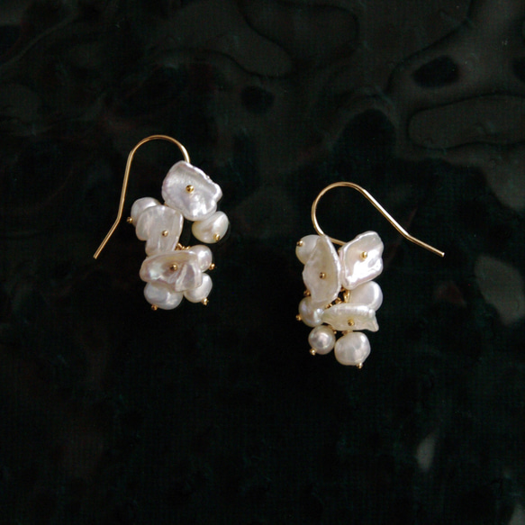 fusa : hira & keshi Pearl（earring） 花びらパールと芥子パールの玉房の耳飾り 13枚目の画像