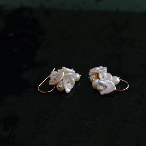 fusa : hira &amp; keshi Pearl (earring) 花瓣珍珠芥末色珍珠耳環 第7張的照片