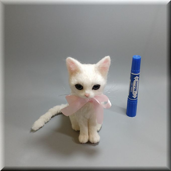 羊毛フェルト　猫　白猫　ねこ　ネコ　猫フィギュア 5枚目の画像