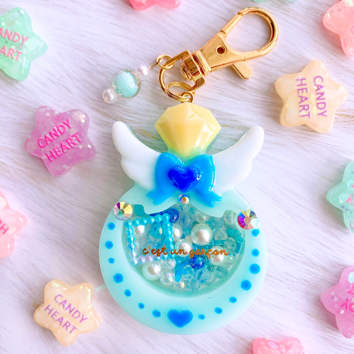 凛　香水瓶キーホルダー 凛様専用 香水瓶キーホルダー 香水瓶 羽付き シャカシャカ