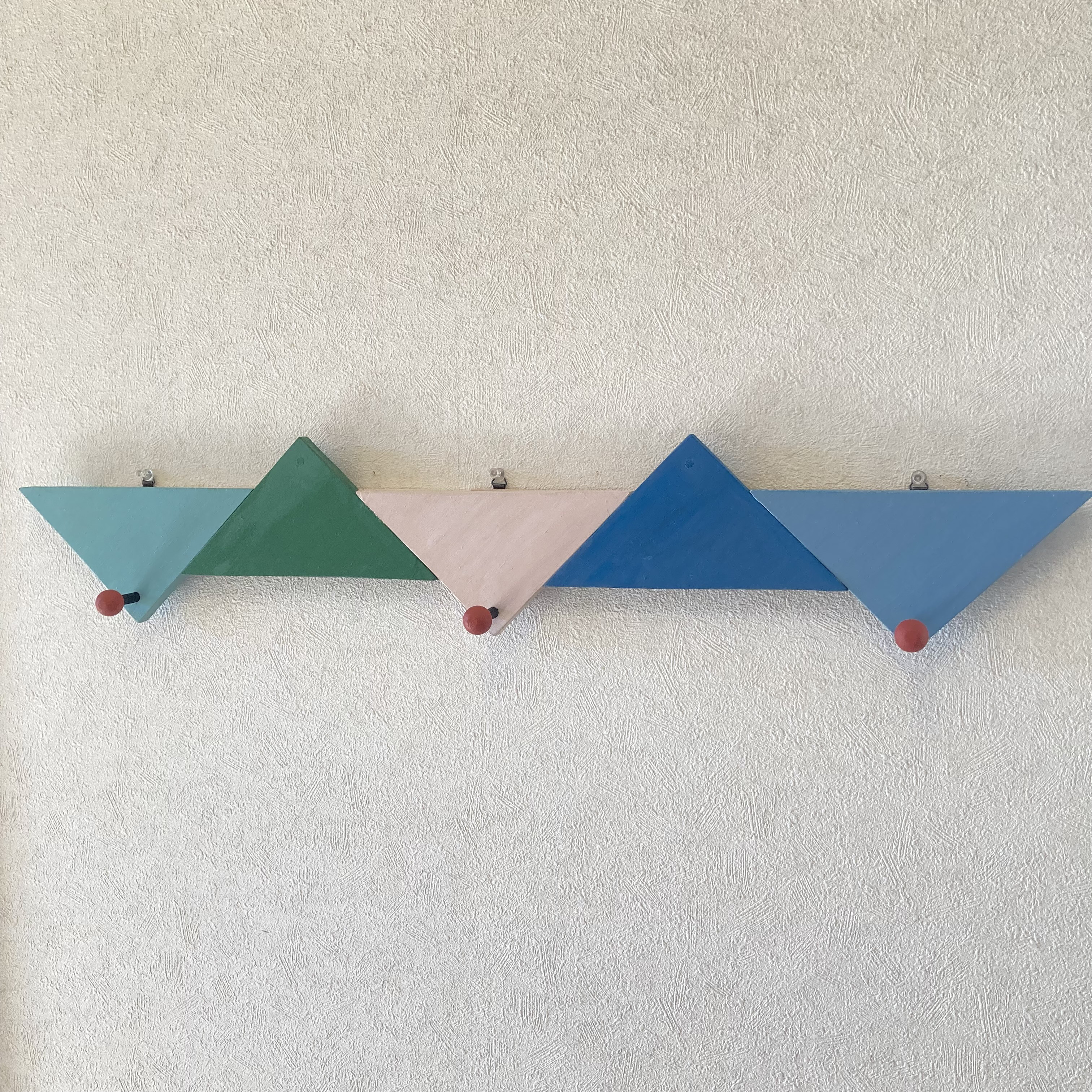 ＜カラフルハンガー＞