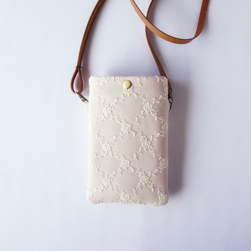 刺繍×レースのスマホポーチ くすみピンク×くすみピンク スマホ