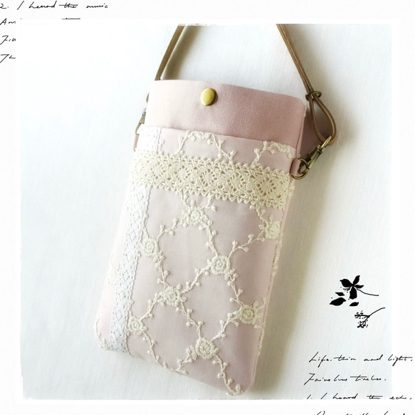 刺繍×レースのスマホポーチ くすみピンク×くすみピンク スマホショルダー ポシェット サコッシュ 花柄　プレゼント 1枚目の画像