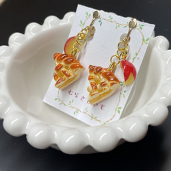 《受注生産》焼き立てアップルパイのイヤリング♡フェイクスイーツ 1枚目の画像