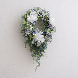 ブルーホワイトカラーのキャスケードリース　造花　アーティフィシャルフラワー　ｃｍｍｋ021 2枚目の画像