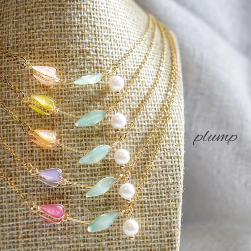 煌めくシェルパールのチューリップのネックレス 綺麗めネックレス