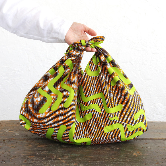 alinのあづま袋 M 50cm かごバッグに アフリカンバティックあずま袋 マチ付き  （緑の波/オレンジ）. 3枚目の画像