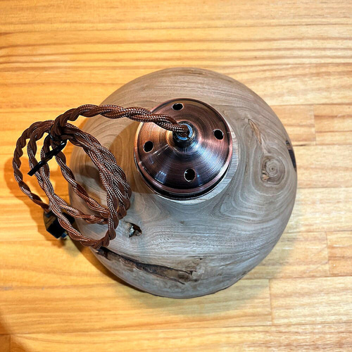 生木の栗のペンダントライト・ウロ穴あり シーリングライト