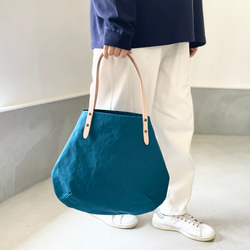 【2025再販】超軽量！塩縮ナイロンと極厚ヌメの丸型トートバッグ-Mサイズ【ベージュ】 18枚目の画像