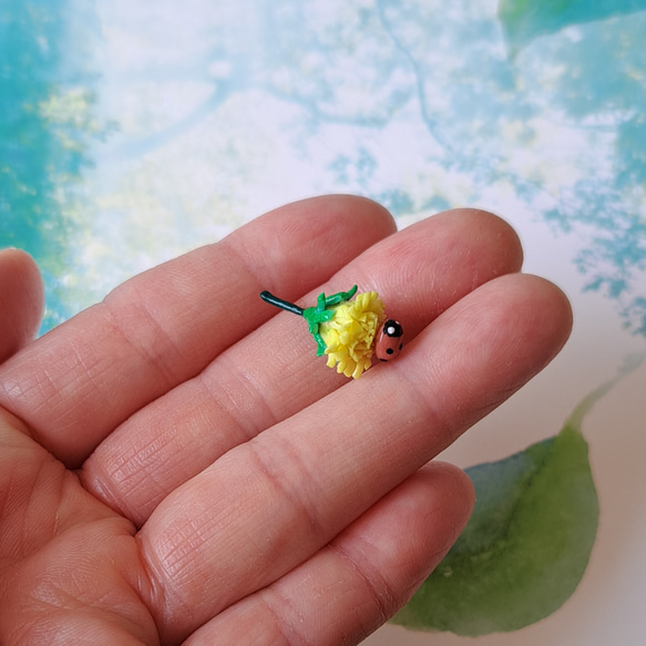 小さなタンポポ　幸福のてんとう虫　ミニチュア　 3枚目の画像