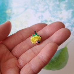 小さなタンポポ　幸福のてんとう虫　ミニチュア　 2枚目の画像