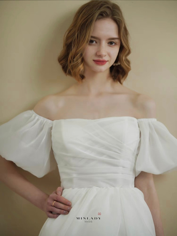 韓国風　シフォン　オフショル　ウェディングドレス 5枚目の画像