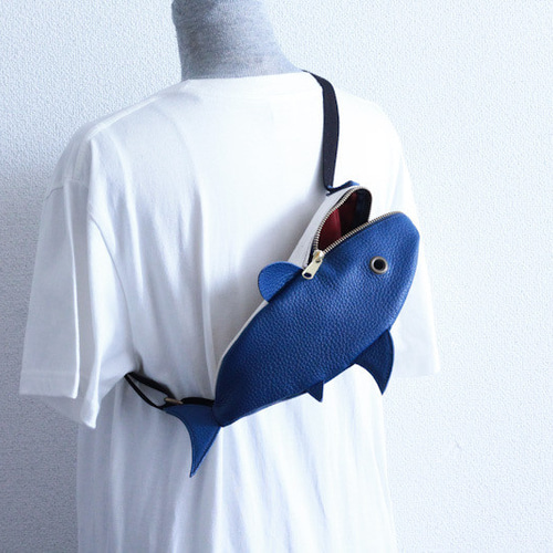 【美品、匿名配送】かばんばか ハンドメイドバッグ サメ 美品、匿名配送】かばんばか ハンドメイドバッグ サメ