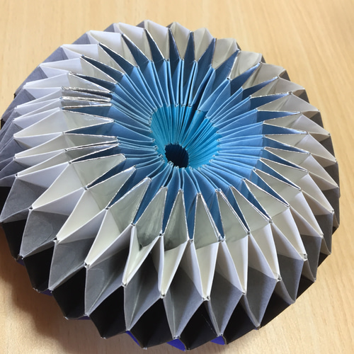 くるくる模様が変わる 万華鏡折り紙 【宇宙】 立体・オブジェ mame