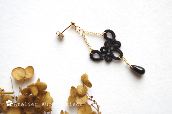 梭織蕾絲和捷克珠三角耳環&lt;黑色&gt; 第4張的照片
